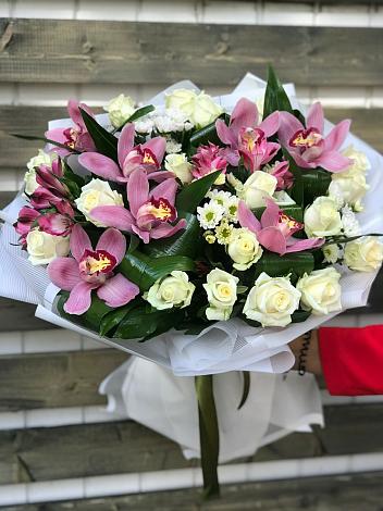 Букет цветов из: Розы и Хризантемы в Федурново