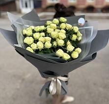 Букет Белые кустовые розы Солинеро в Федурново