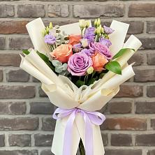 Букет цветов из:  Лизиантусы и Розы в Федурново