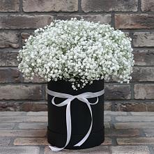 Цветочная композиция из Гипсофила в шляпной коробке в Федурново