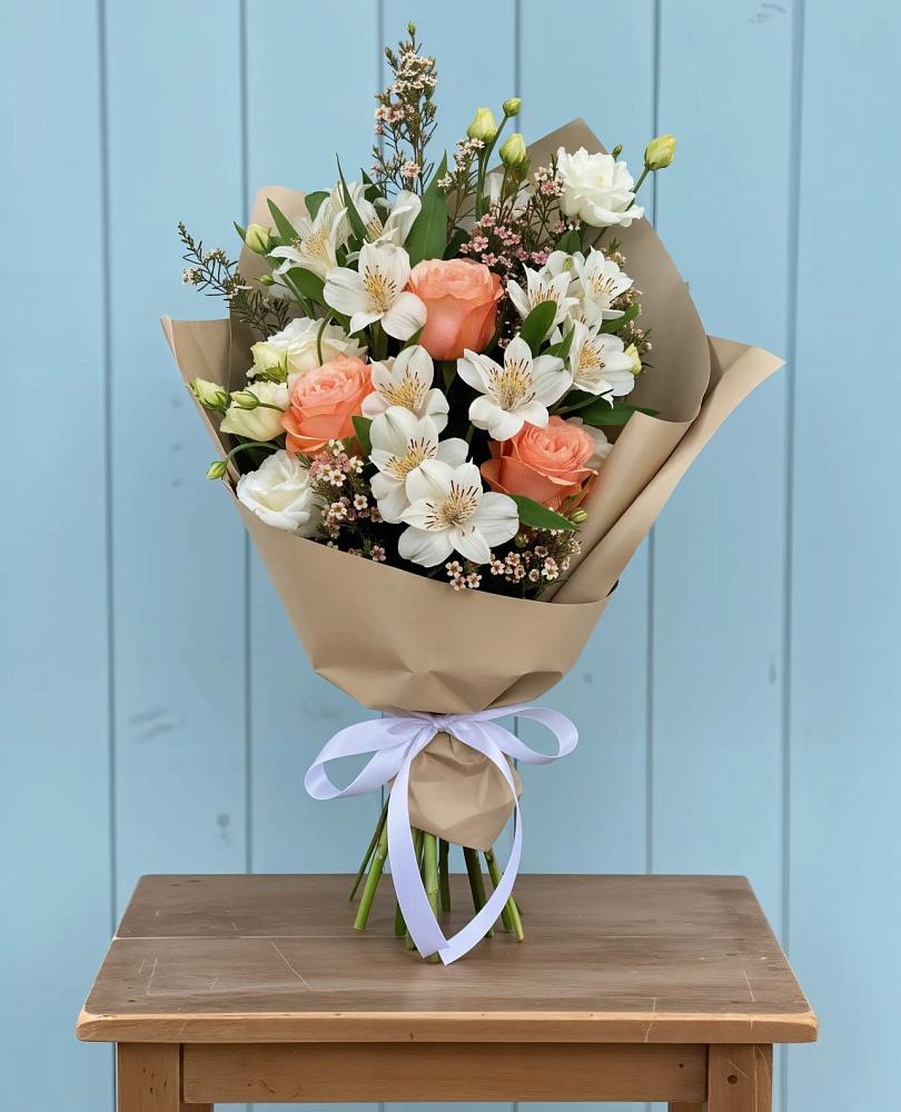 Букет цветов из: Альстромерии, Лизиантусы, Розы и Хризантемы в Федурново