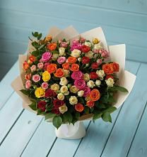 Букет Микс из разноцветных кустовых роз в Федурново